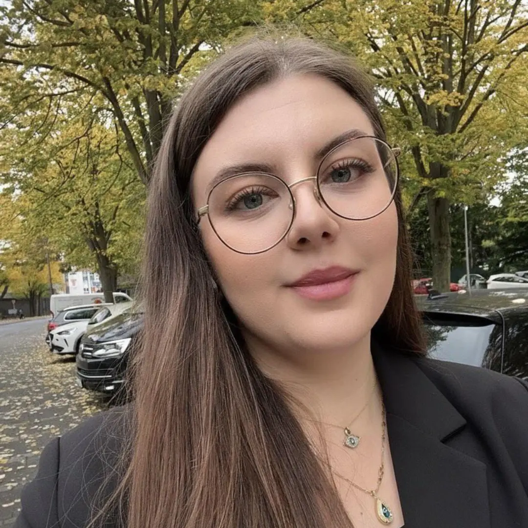 Bella — Seasoning Moments