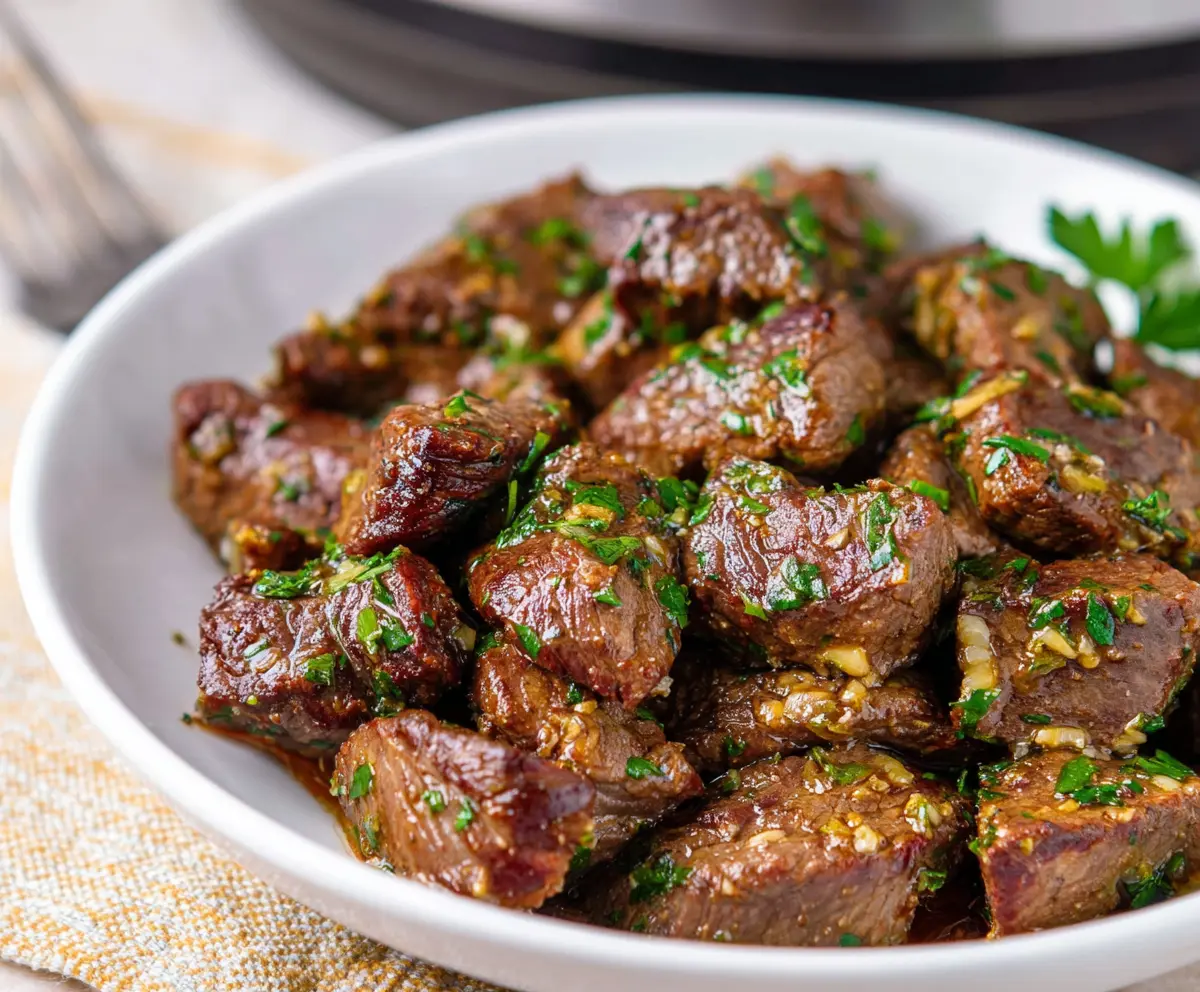 Crockpot Garlic Butter Steak Bites
